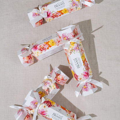 Better Tea Co. - Blooming Tea Christmas Crackers: Rustic neutrals