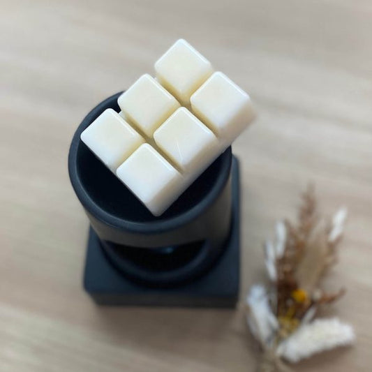 "French Vanilla Bourbon" - Soy Wax Melts Clamshell