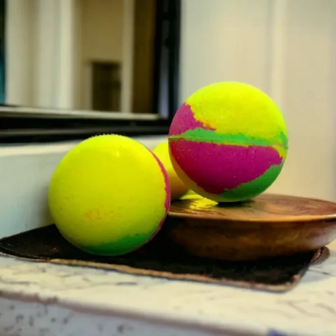 Asian pear & lily Bath Bomb image 0
